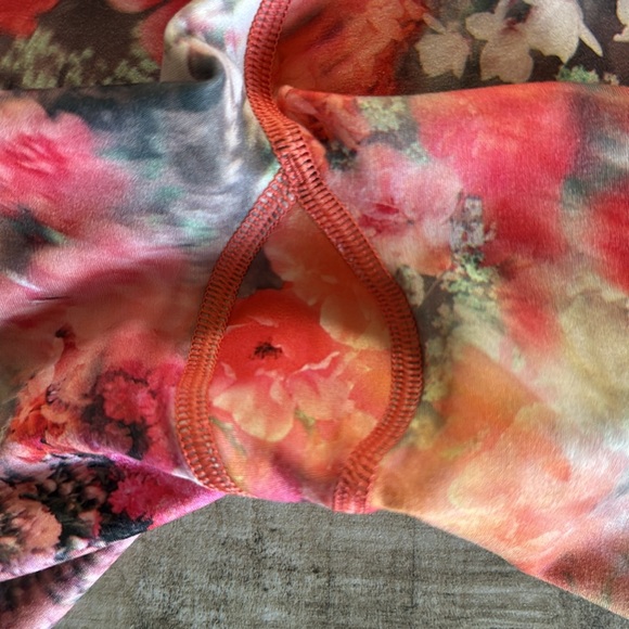 {Athleta} Salutation Stash Pocket 5” Shorts | Sz L - Picture 5 of 11